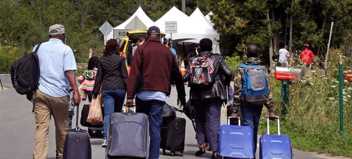 Καναδάς: Ο στρατός στήνει αντίσκηνα για πρόσφυγες από τις ΗΠΑ!